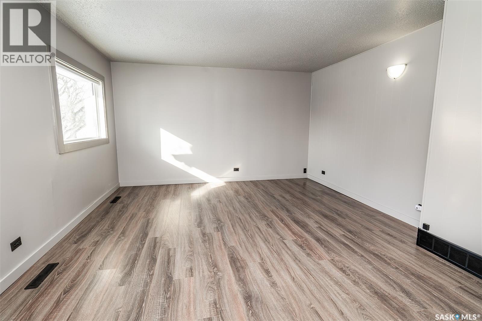 608 B Avenue W, Wynyard, Saskatchewan  S0A 4T0 - Photo 9 - SK029661