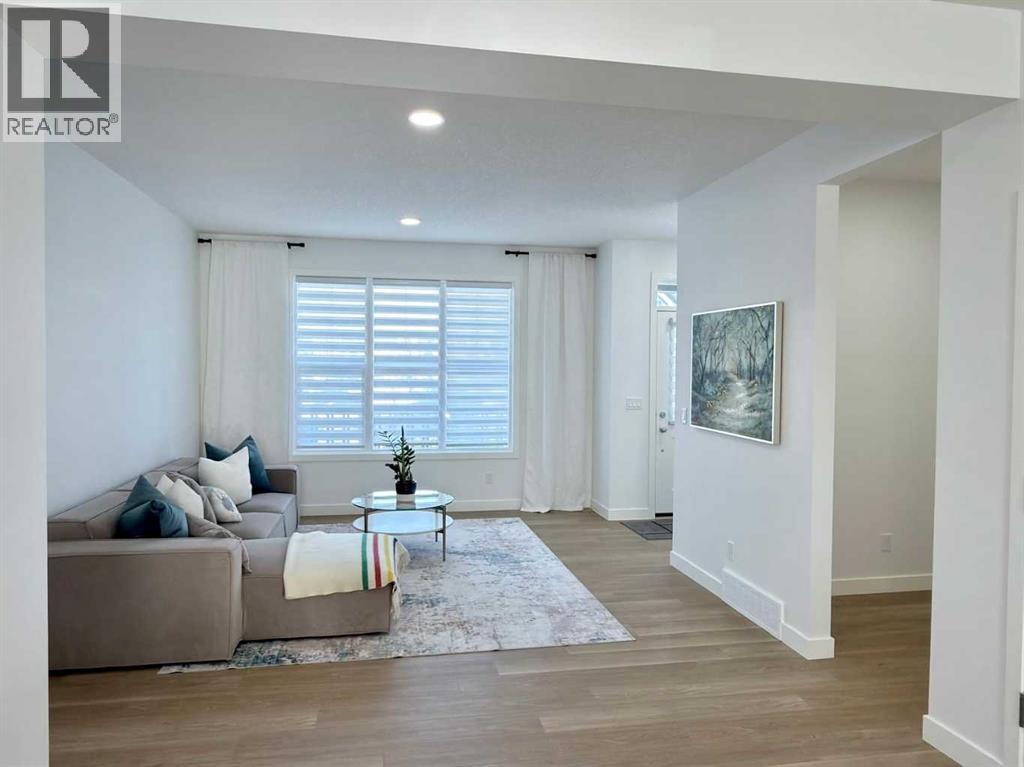 83 Legacy Passage Se, Calgary, Alberta  T2X 2H3 - Photo 3 - A2285896