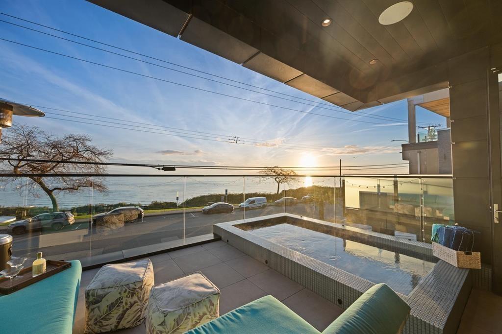 14555 MARINE DRIVE, White Rock, British Columbia