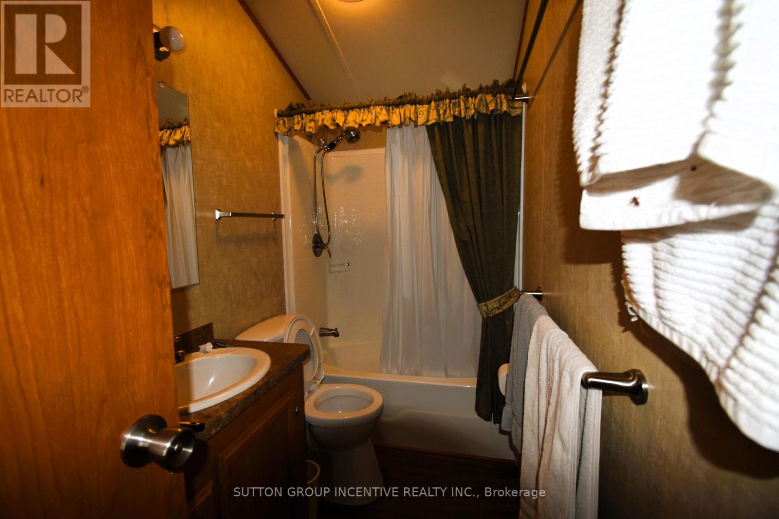 62 - 1082 Shamrock Marina Road, Gravenhurst, Ontario  P0E 1N0 - Photo 11 - X12844382