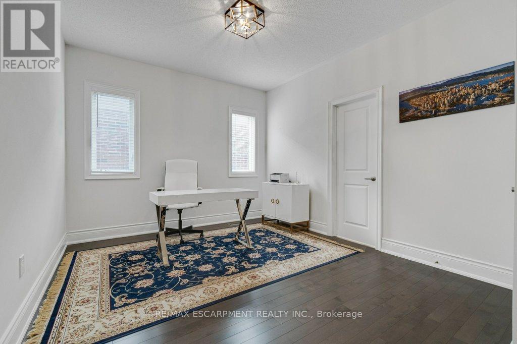 39 Avanti Crescent, Hamilton, Ontario  L8B 1W7 - Photo 24 - X12844432