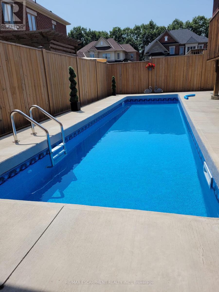 39 Avanti Crescent, Hamilton, Ontario  L8B 1W7 - Photo 40 - X12844432