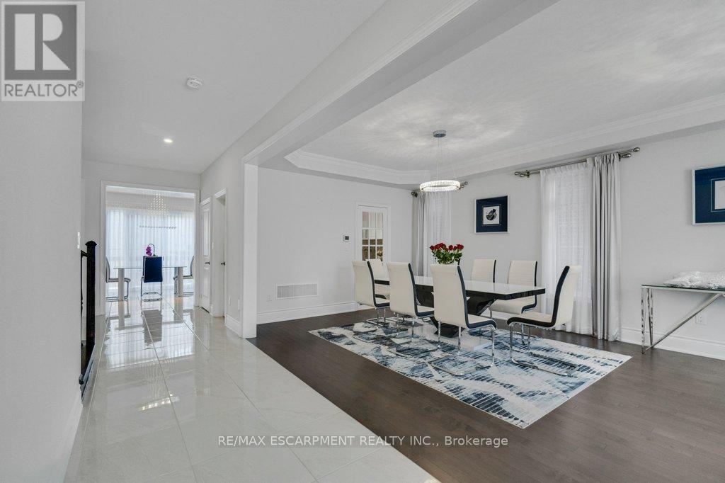 39 Avanti Crescent, Hamilton, Ontario  L8B 1W7 - Photo 6 - X12844432