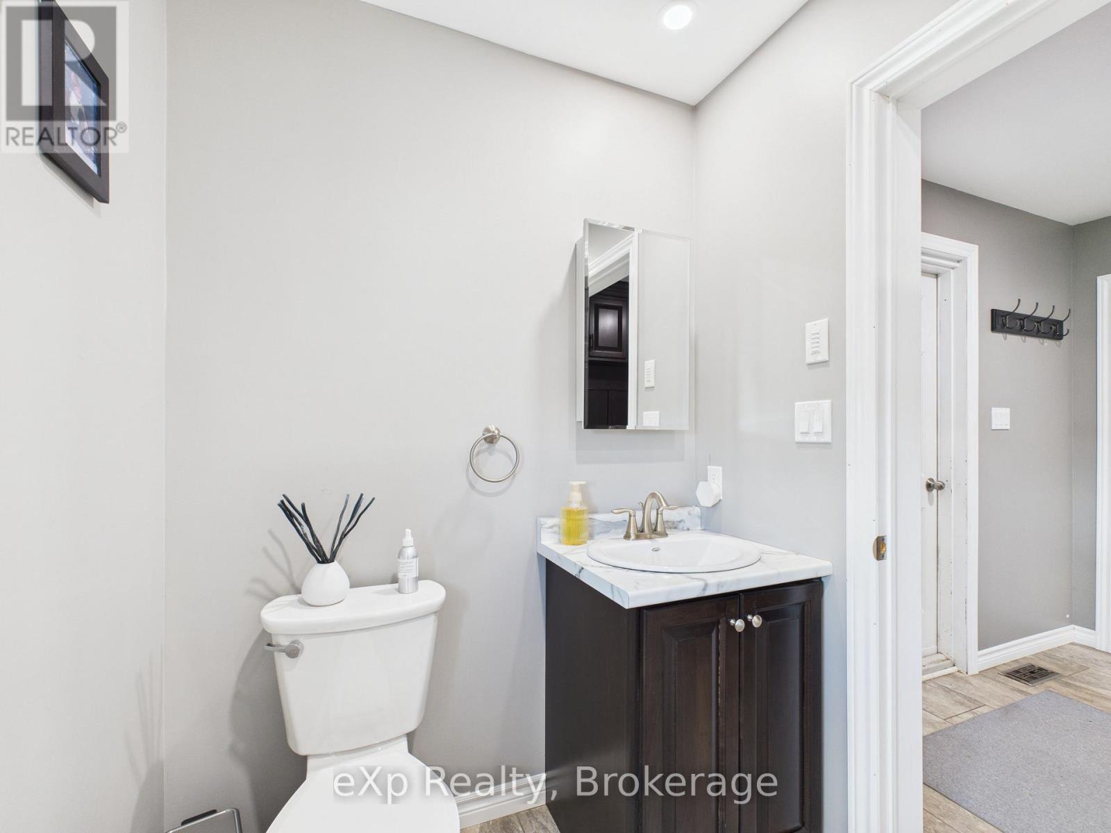 953 Greenock-Brant Line, Brockton, Ontario  N0G 1J0 - Photo 12 - X12839016