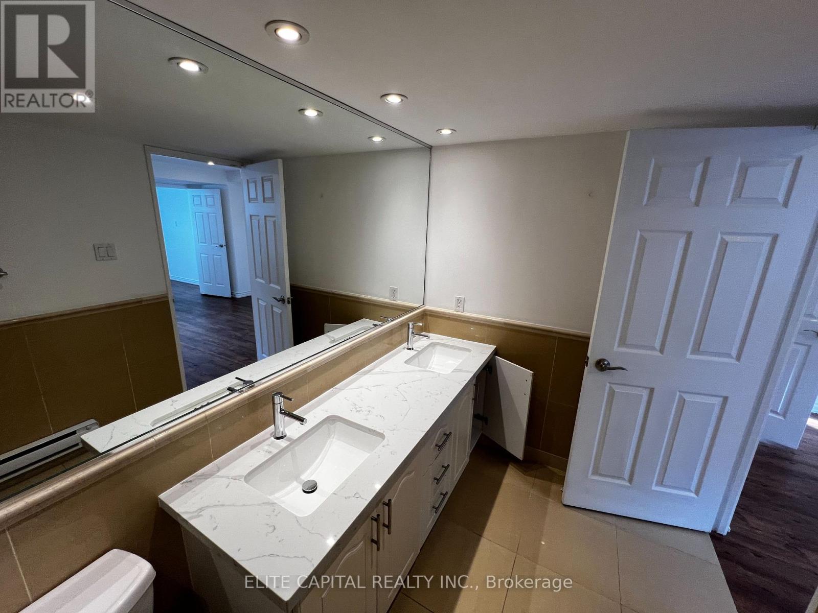 38 Granby Street, Toronto, Ontario  M5B 2J5 - Photo 19 - C12768096