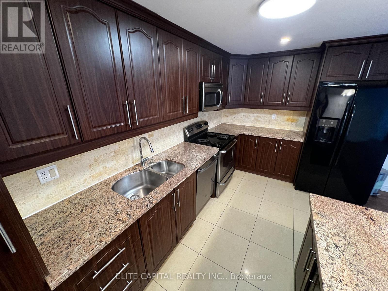 38 Granby Street, Toronto, Ontario  M5B 2J5 - Photo 2 - C12768096