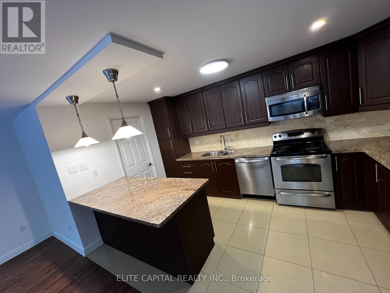 38 Granby Street, Toronto, Ontario  M5B 2J5 - Photo 3 - C12768096