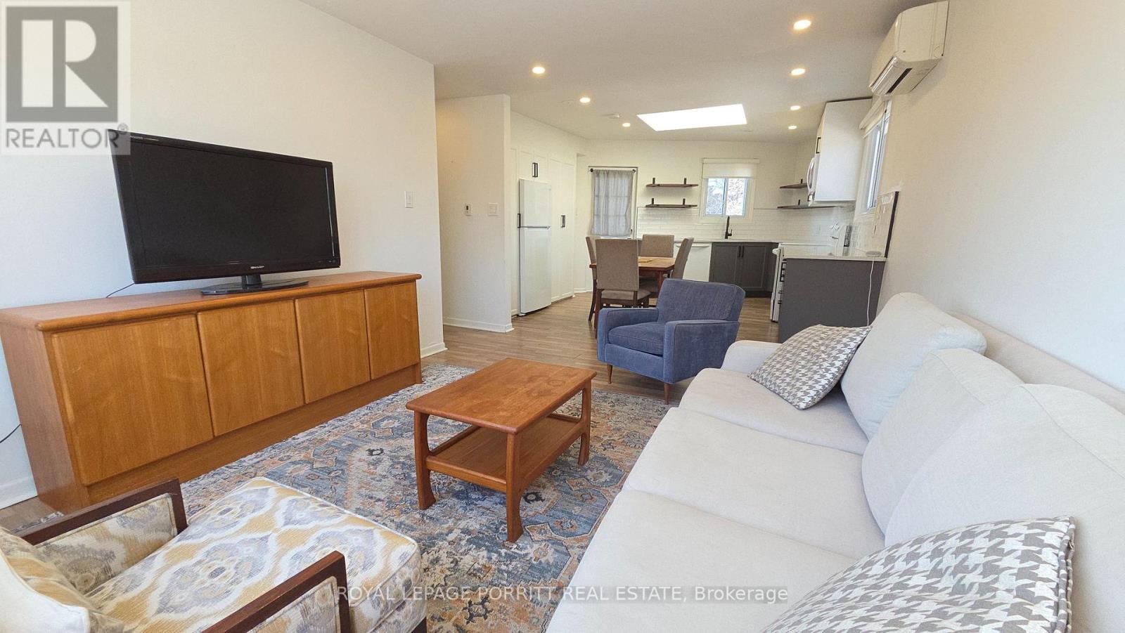 3 - 4 Fortieth Street, Toronto (Long Branch), Ontario  M8W 3M9 - Photo 2 - W12700296