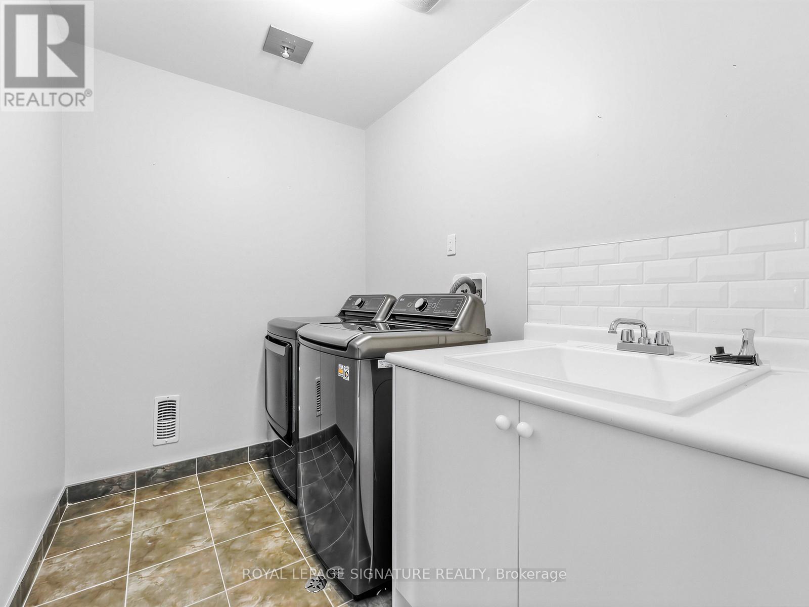 534 Stream Crescent, Oakville, Ontario  L6M 1N7 - Photo 36 - W12844006