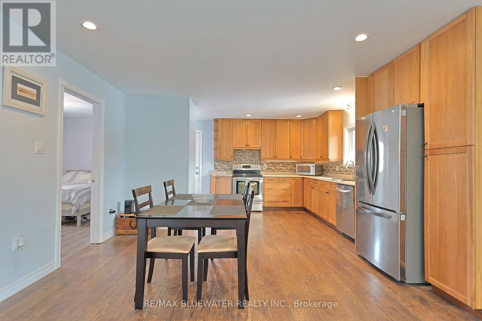 8296 Burwell Road, Lambton Shores, Ontario  N0M 1T0 - Photo 16 - X12844610