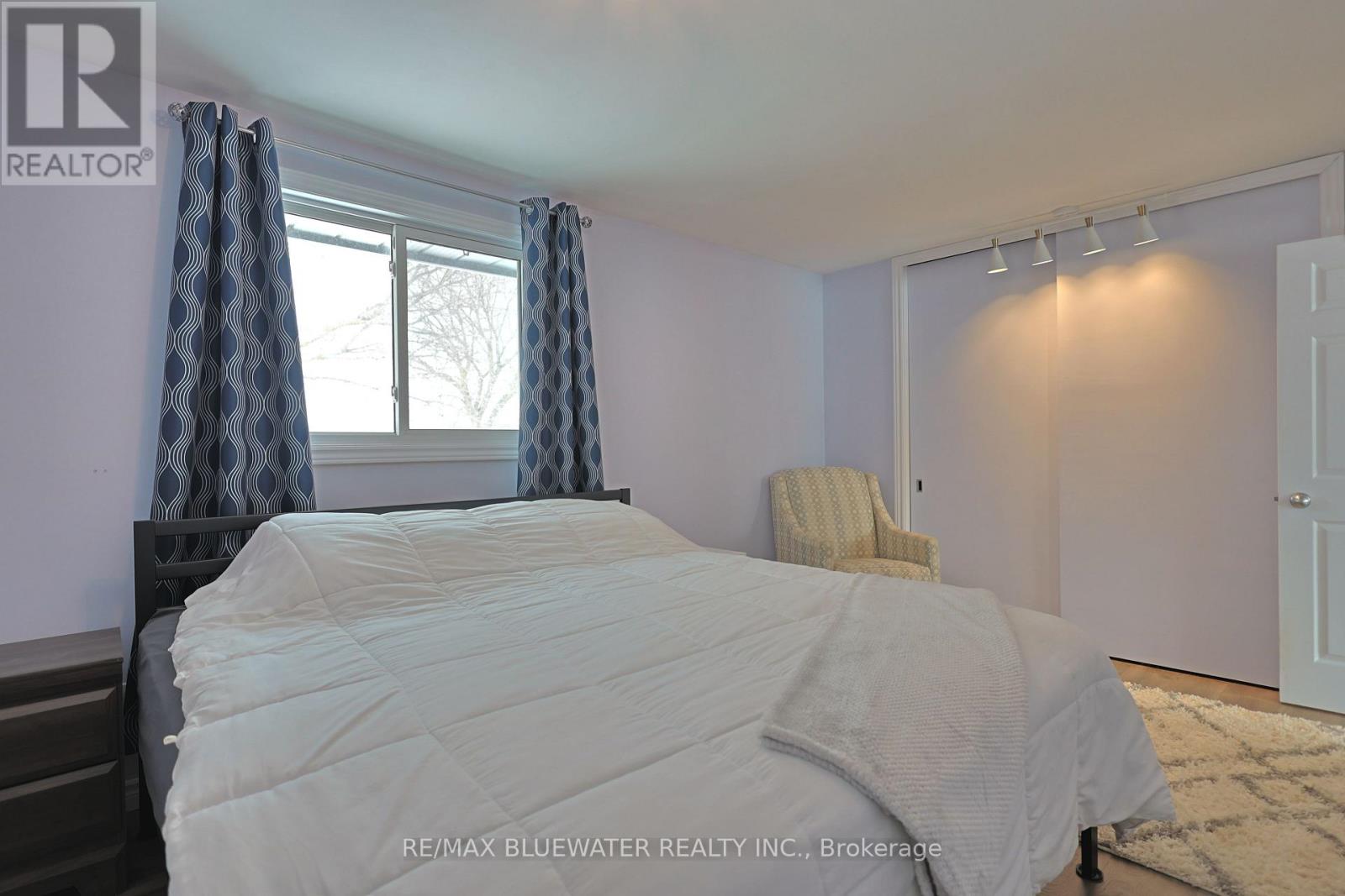 8296 Burwell Road, Lambton Shores, Ontario  N0M 1T0 - Photo 24 - X12844610