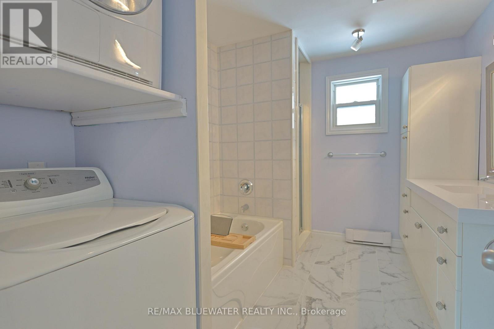 8296 Burwell Road, Lambton Shores, Ontario  N0M 1T0 - Photo 25 - X12844610