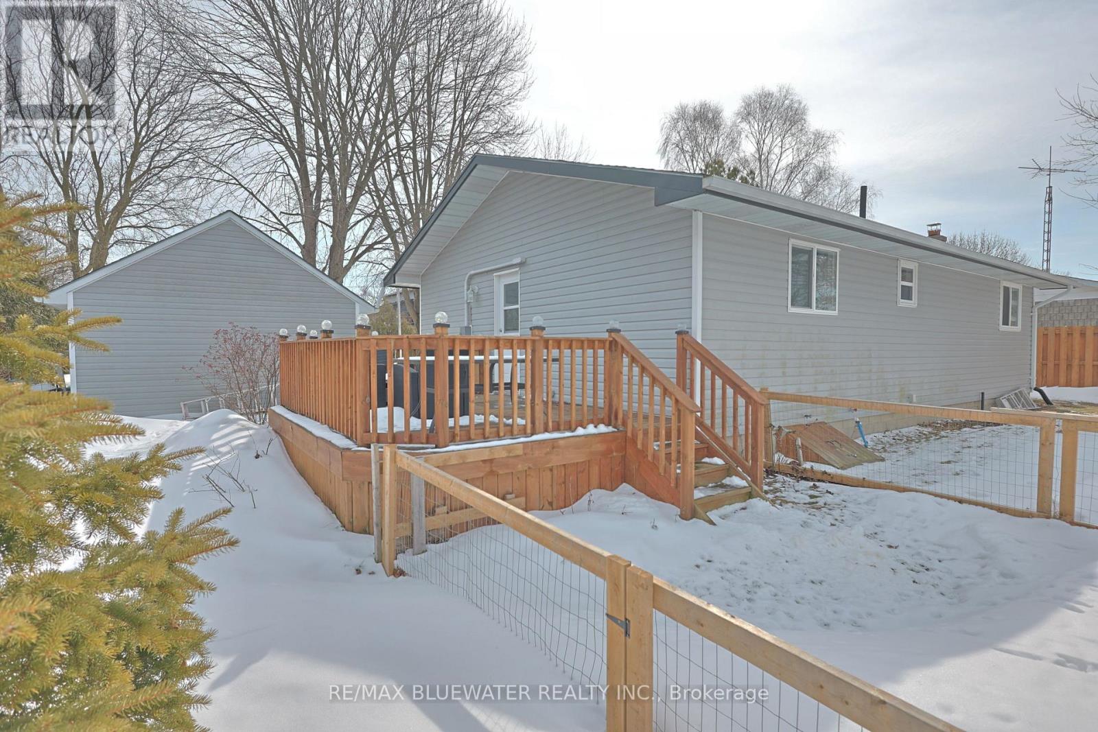 8296 Burwell Road, Lambton Shores, Ontario  N0M 1T0 - Photo 35 - X12844610