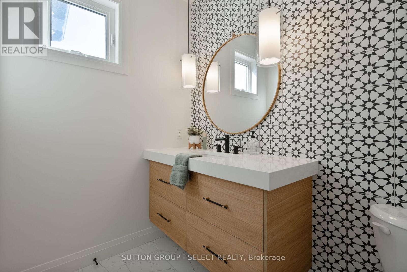 588 Creekview Chase, London North, Ontario  N6G 3X9 - Photo 33 - X12844686