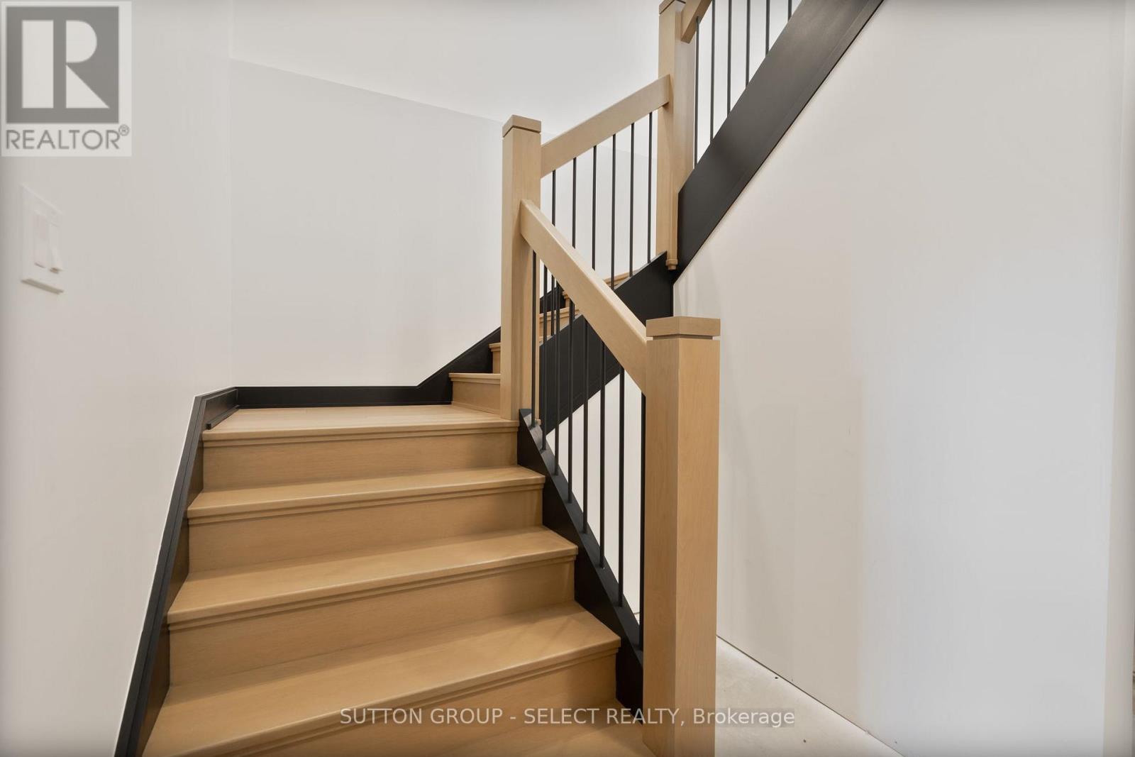 588 Creekview Chase, London North, Ontario  N6G 3X9 - Photo 39 - X12844686