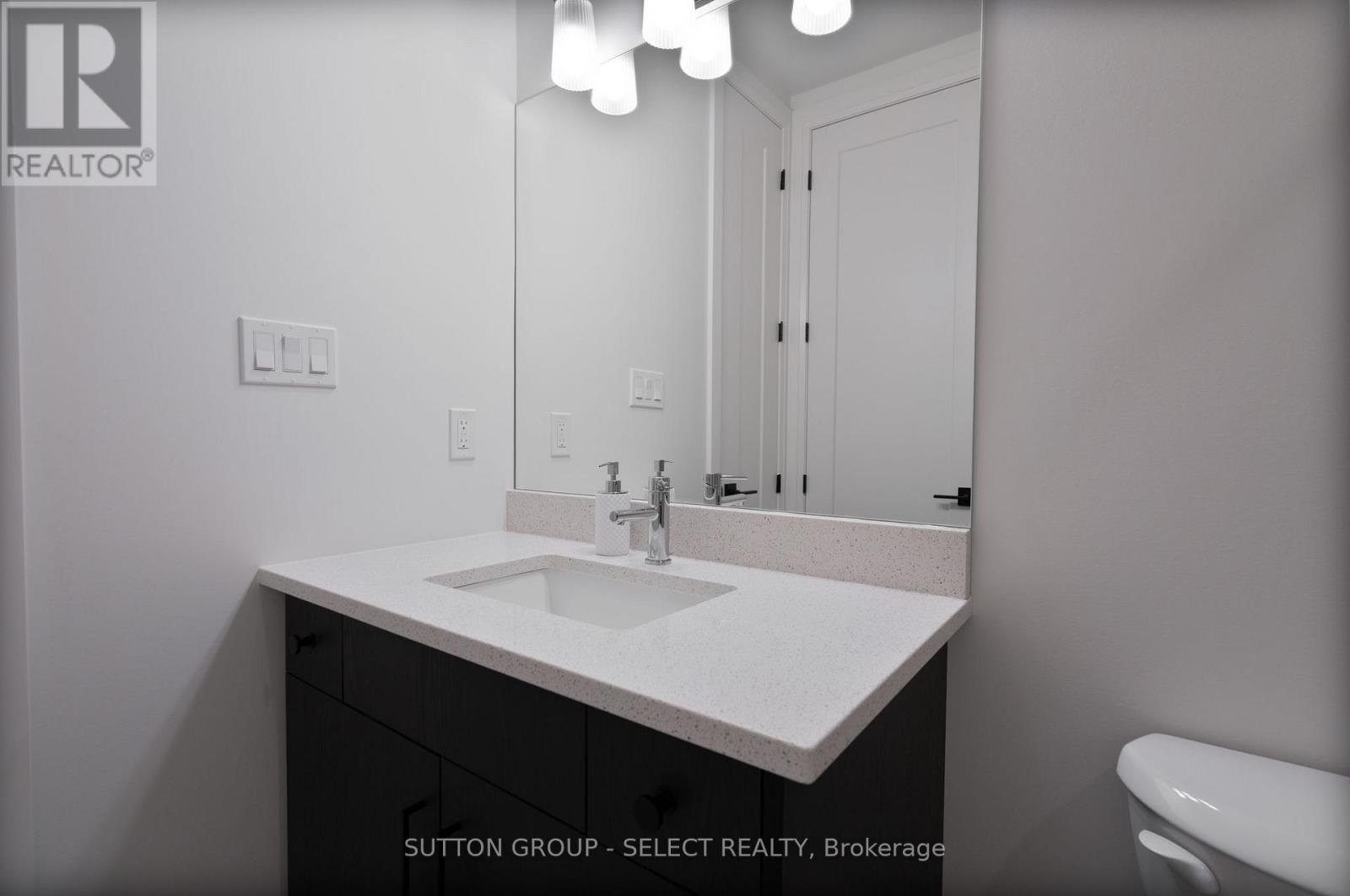 588 Creekview Chase, London North, Ontario  N6G 3X9 - Photo 44 - X12844686