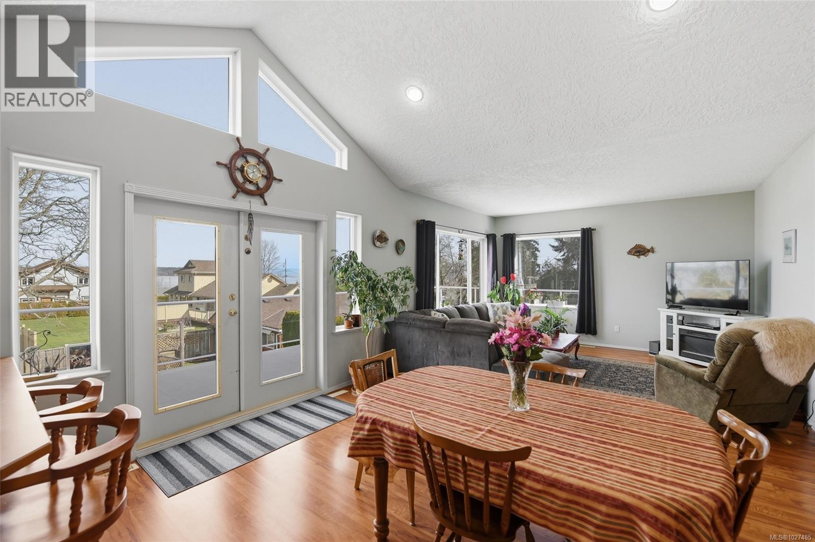 3916 Ronald Ave, Royston, British Columbia  V0R 2V0 - Photo 12 - 1027485