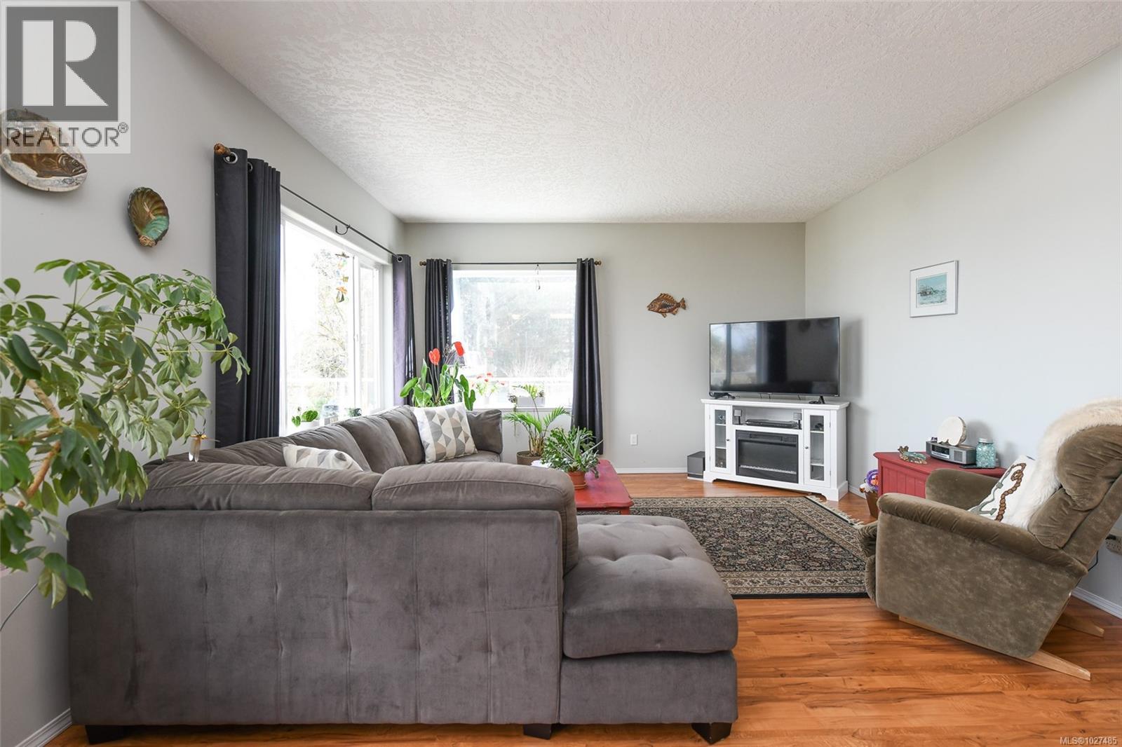 3916 Ronald Ave, Royston, British Columbia  V0R 2V0 - Photo 16 - 1027485