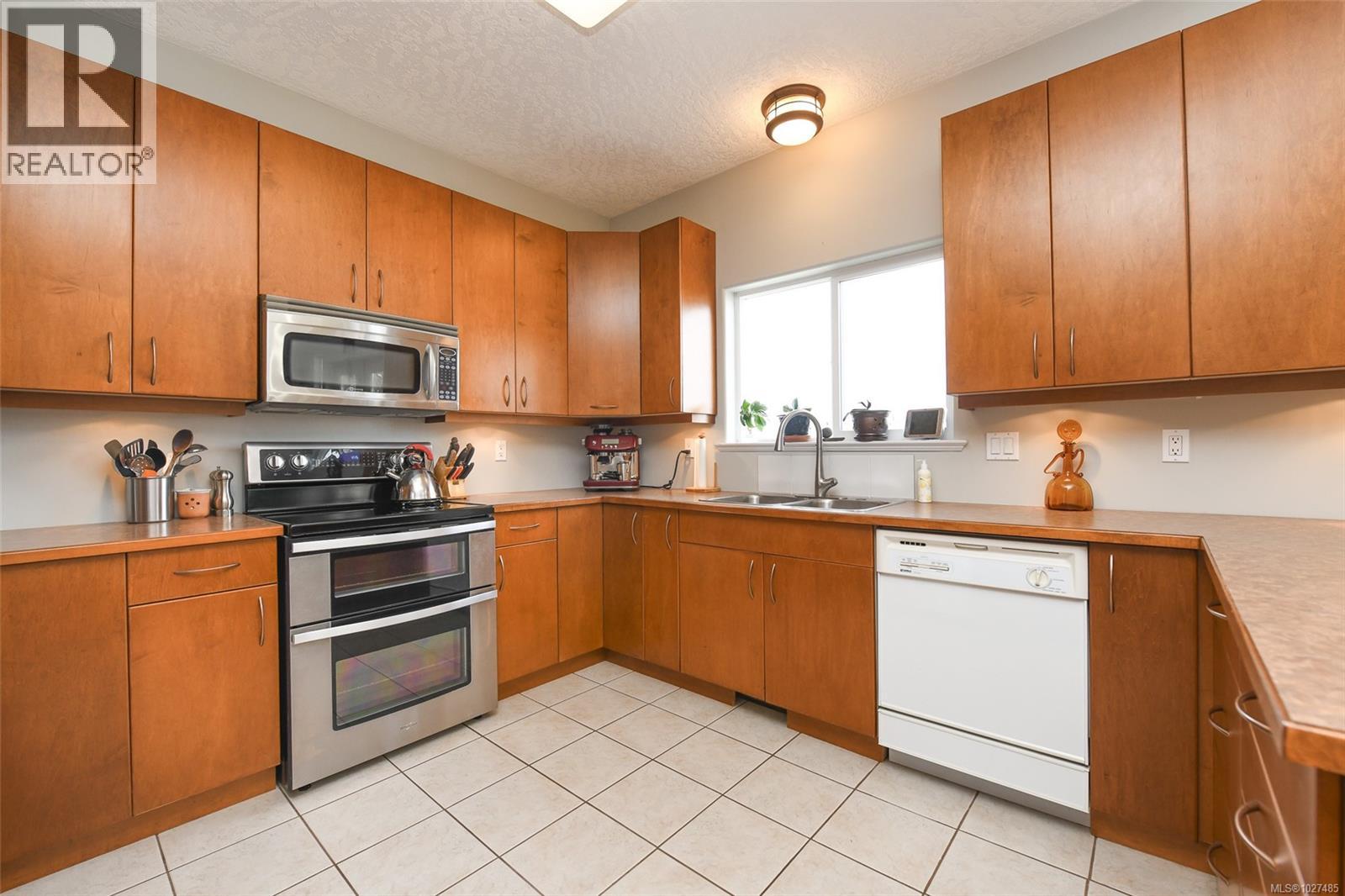 3916 Ronald Ave, Royston, British Columbia  V0R 2V0 - Photo 10 - 1027485