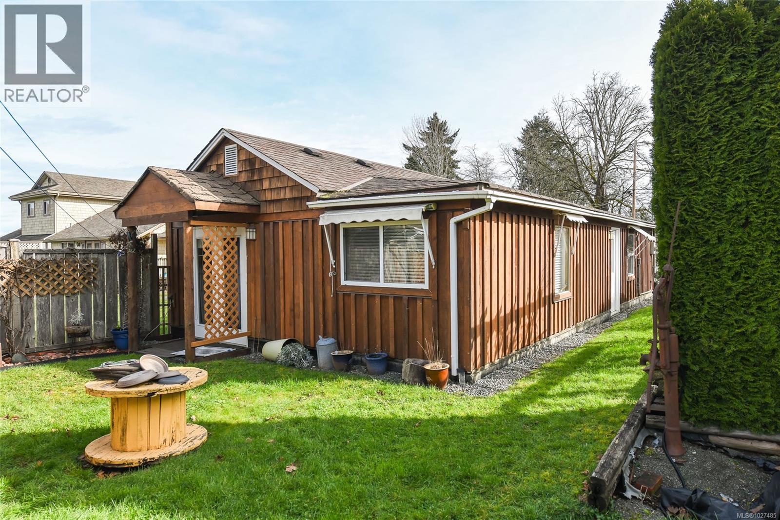 3916 Ronald Ave, Royston, British Columbia  V0R 2V0 - Photo 34 - 1027485