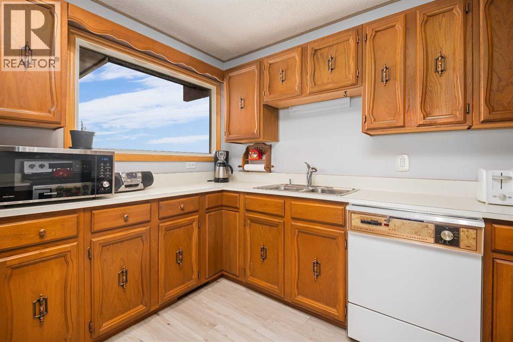 271194 Township Road 252, Rural Rocky View County, Alberta  T1Z 0S7 - Photo 14 - A2270020