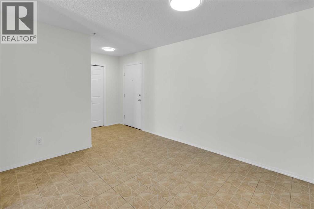 104, 16 Country Village Bay Ne, Calgary, Alberta  T3K 5Y9 - Photo 11 - A2289125