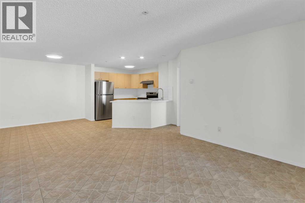 104, 16 Country Village Bay Ne, Calgary, Alberta  T3K 5Y9 - Photo 10 - A2289125