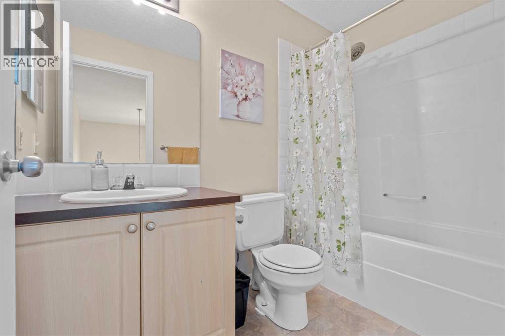 332 Oakmere Way, Chestermere, Alberta  T1X 1N3 - Photo 24 - A2289663