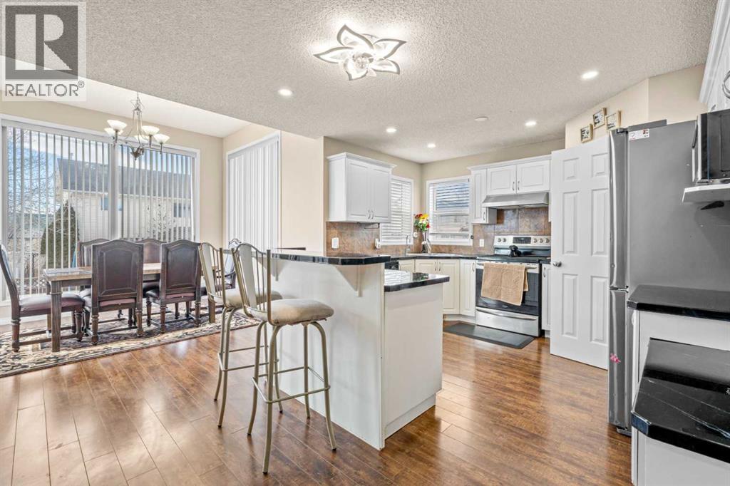 332 Oakmere Way, Chestermere, Alberta  T1X 1N3 - Photo 13 - A2289663