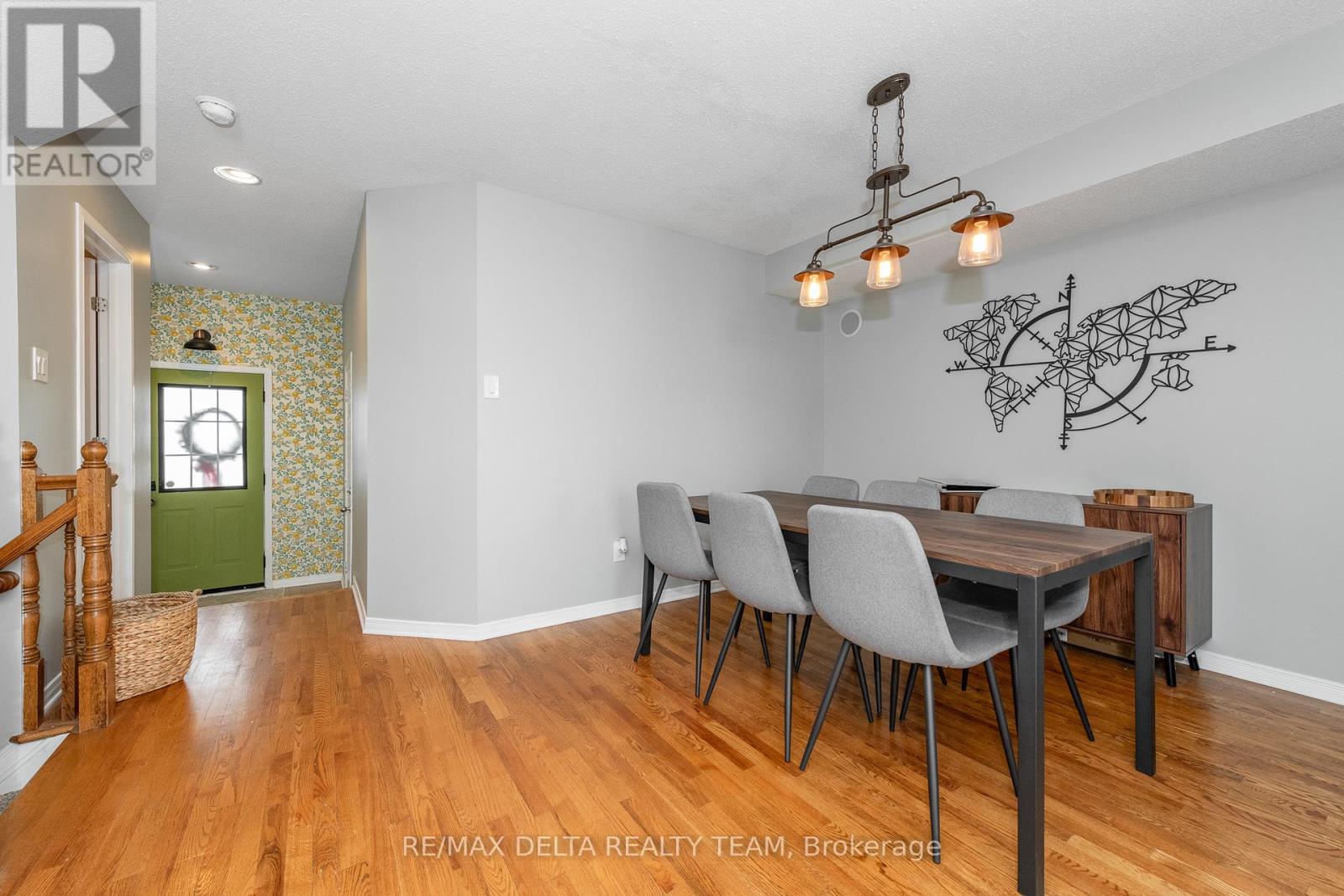 152 Ludlowe Street, Ottawa, Ontario  K4A 5C7 - Photo 4 - X12844608