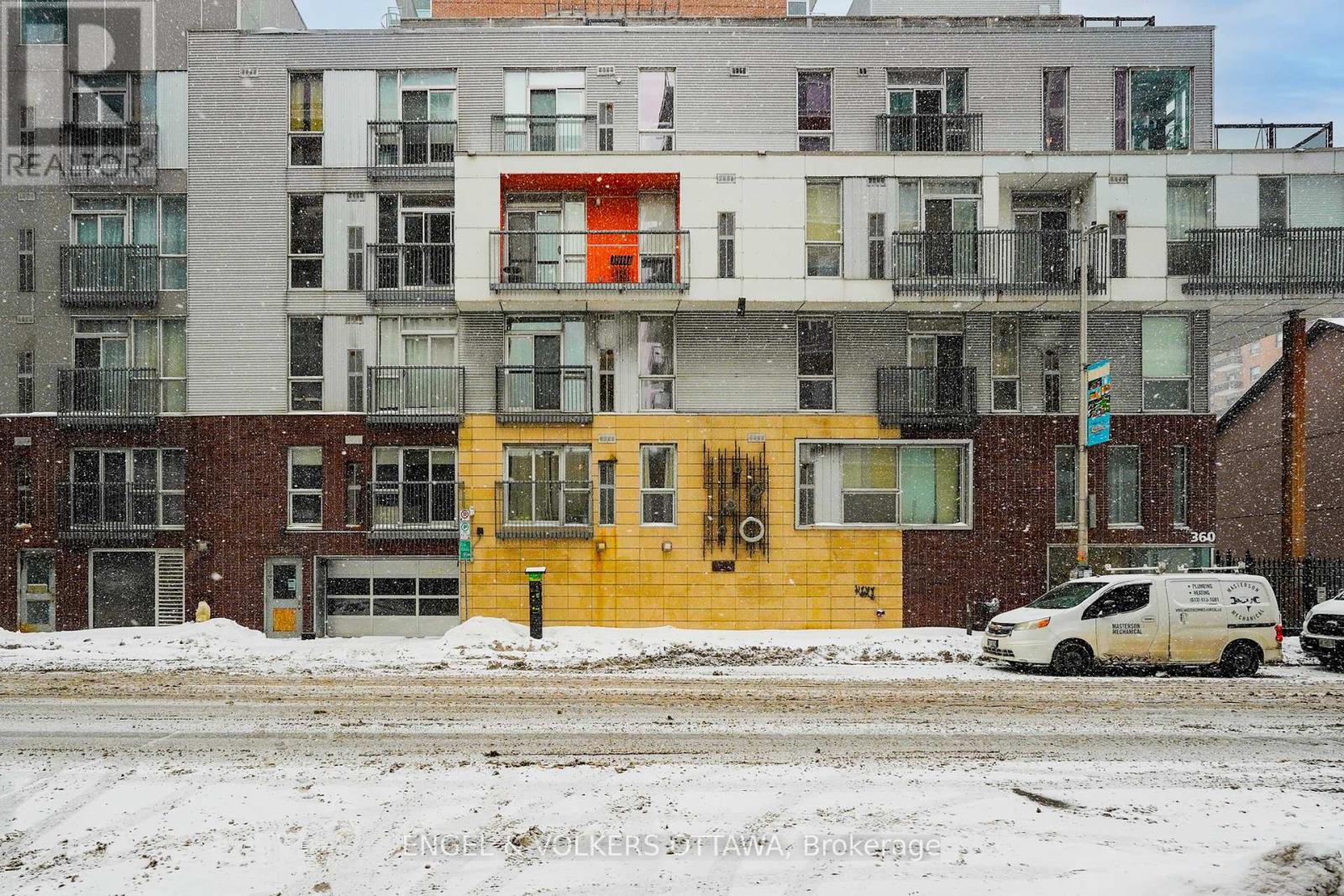 104 - 360 Cumberland Street, Ottawa, Ontario  K1N 0B1 - Photo 4 - X12844678