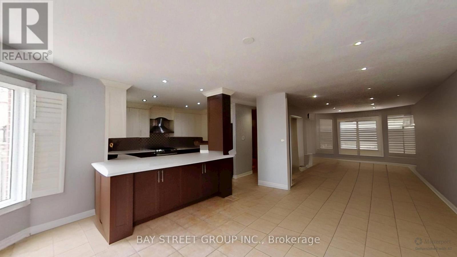 98 Royalpark Way, Vaughan, Ontario  L4H 1J6 - Photo 5 - N12820262