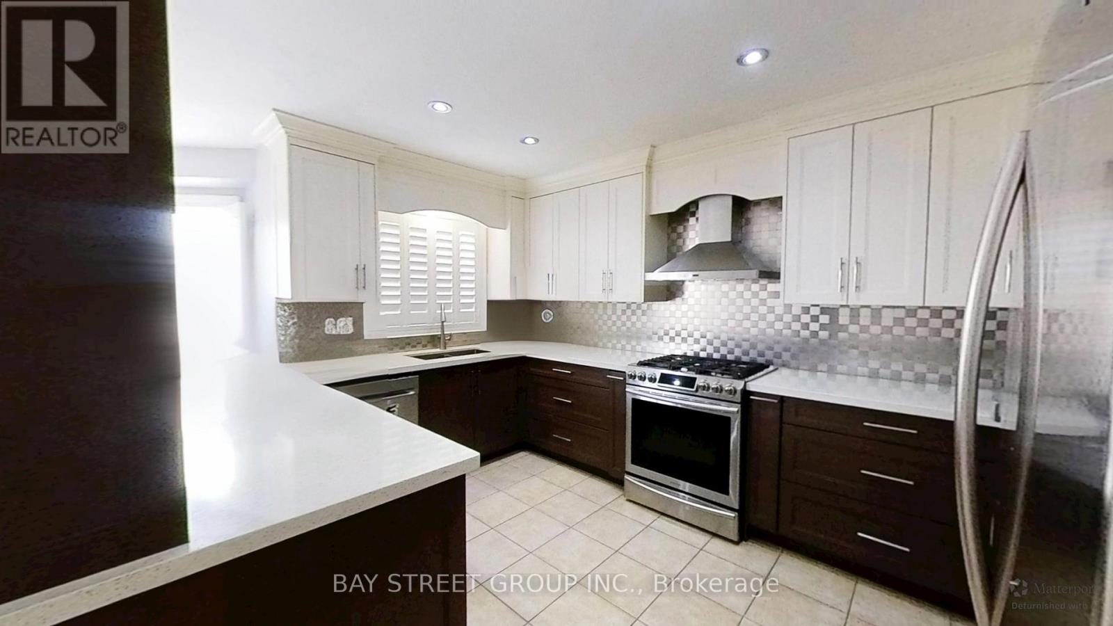 98 Royalpark Way, Vaughan, Ontario  L4H 1J6 - Photo 6 - N12820262