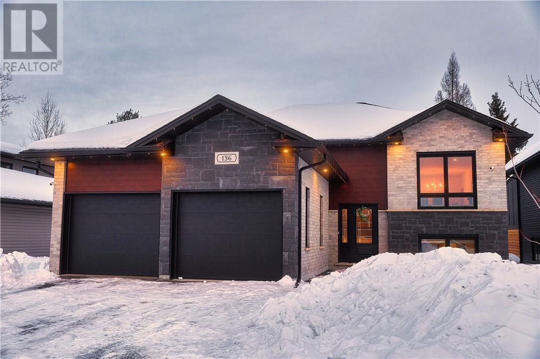 136 Hollybrook, Azilda, Ontario  P0M 1B0 - Photo 1 - 2126667