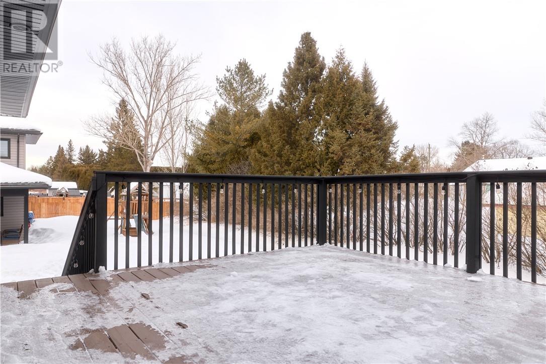 136 Hollybrook, Azilda, Ontario  P0M 1B0 - Photo 2 - 2126667