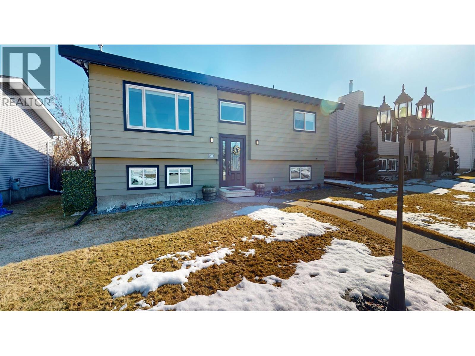 320 22nd Avenue S, Cranbrook, British Columbia  V1C 5K8 - Photo 1 - 10378014