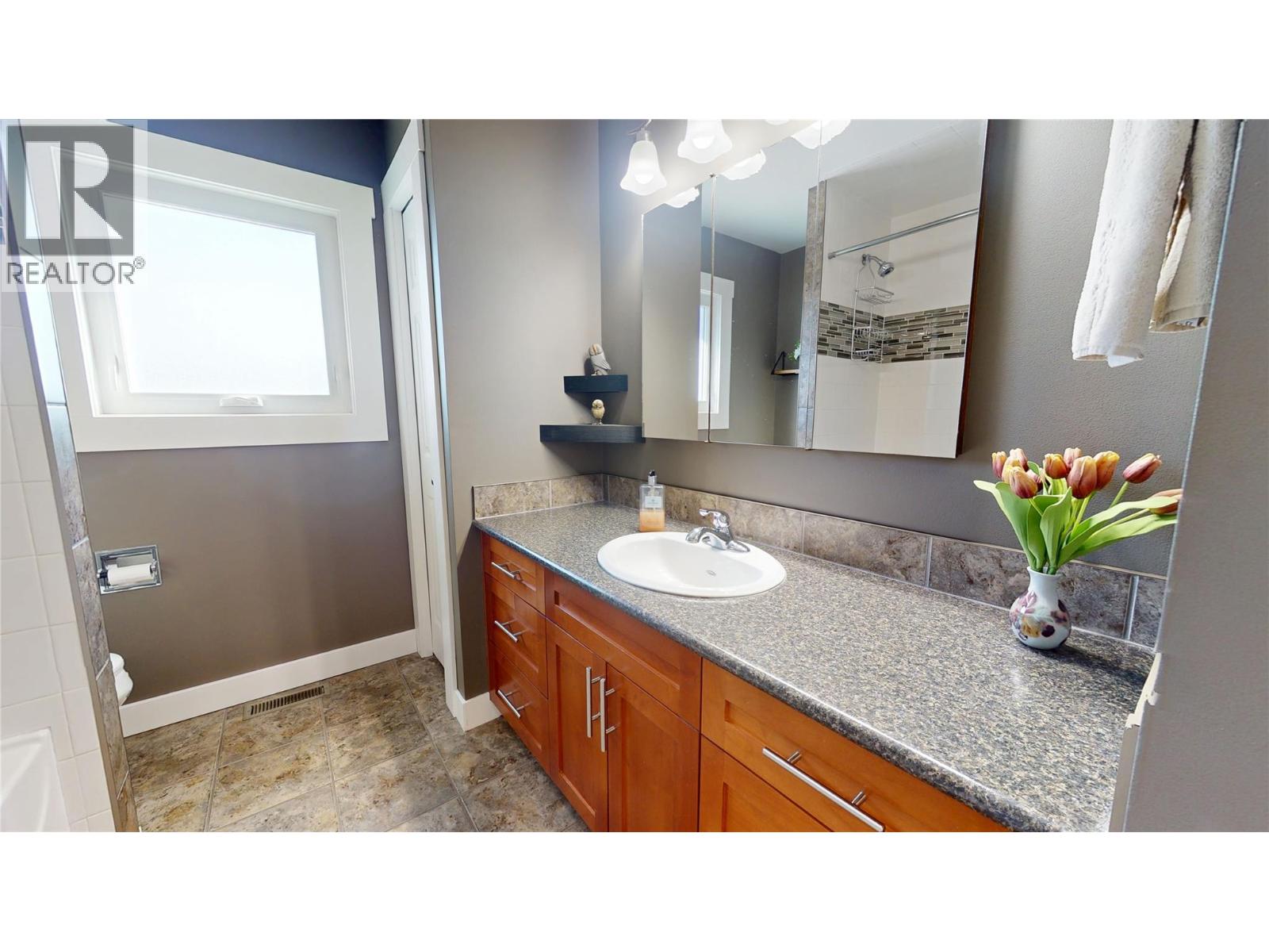 320 22nd Avenue S, Cranbrook, British Columbia  V1C 5K8 - Photo 14 - 10378014