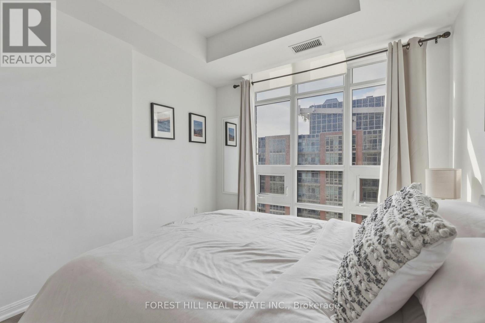 2207 - 75 EAST LIBERTY STREET Toronto (Niagara), ON M6K 3R3