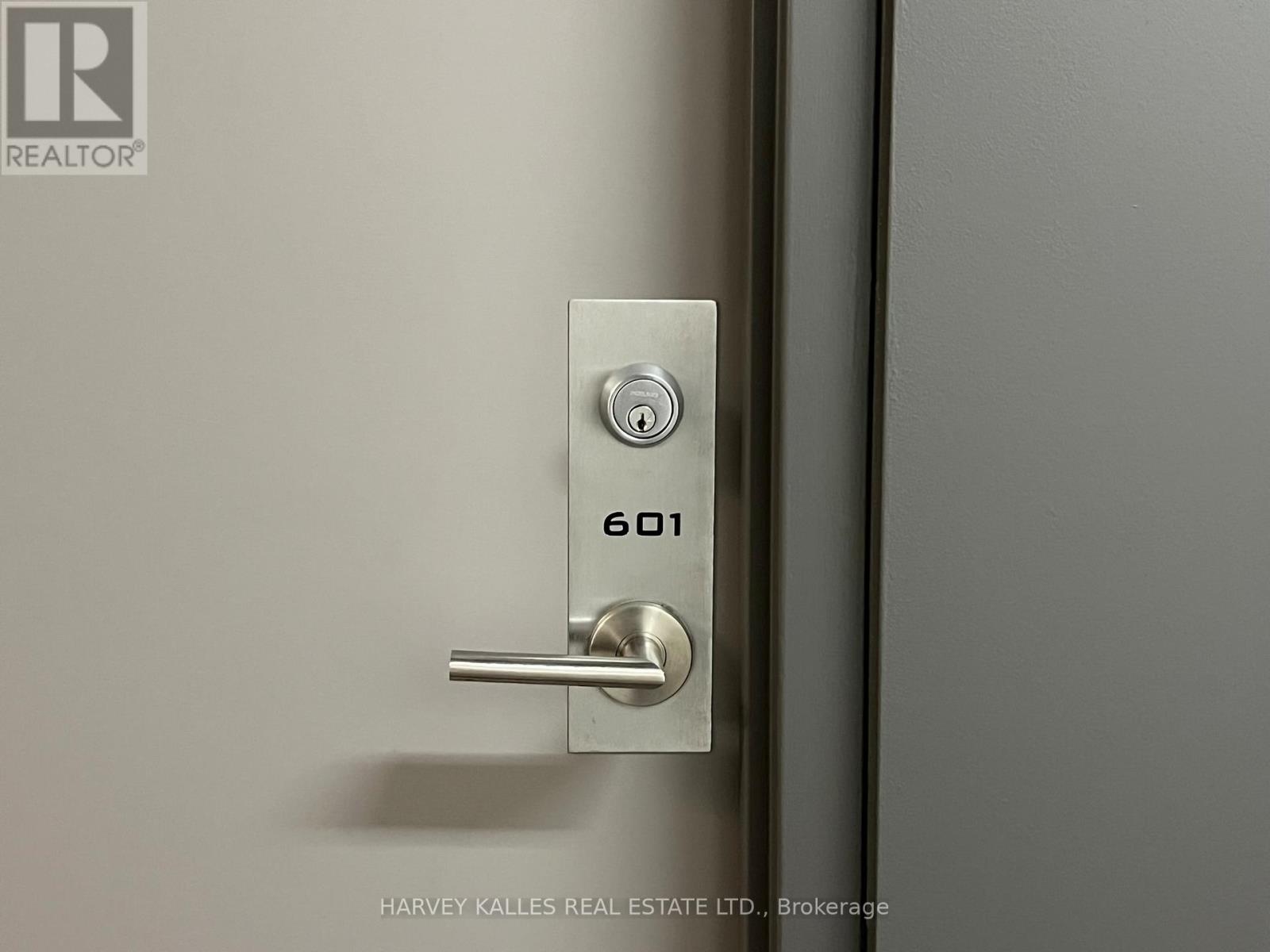 601 - 60 Bathurst Street, Toronto (Niagara), Ontario  M5V 2P4 - Photo 8 - C12844594