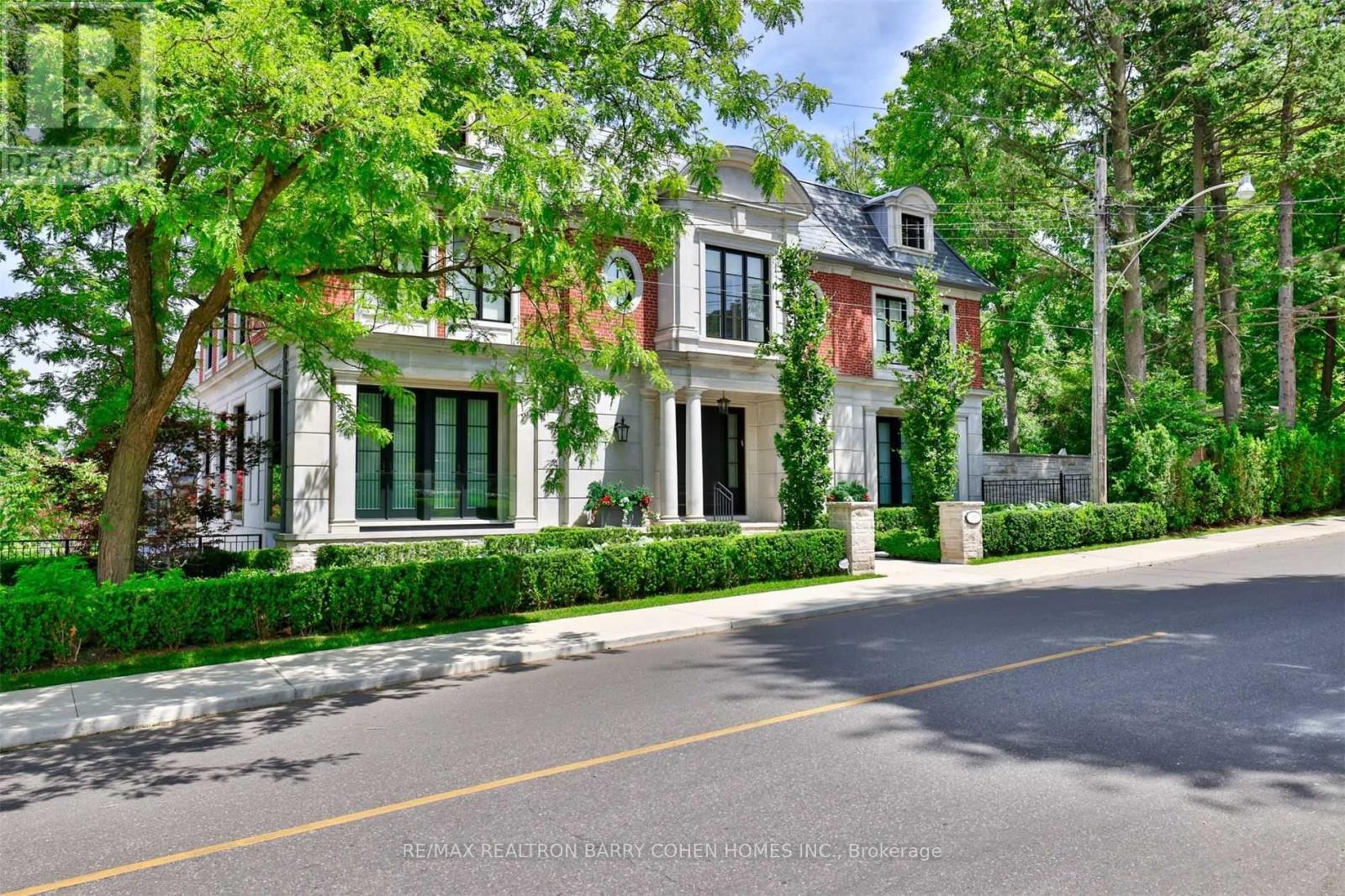 157 FOREST HILL ROAD, Toronto, Ontario