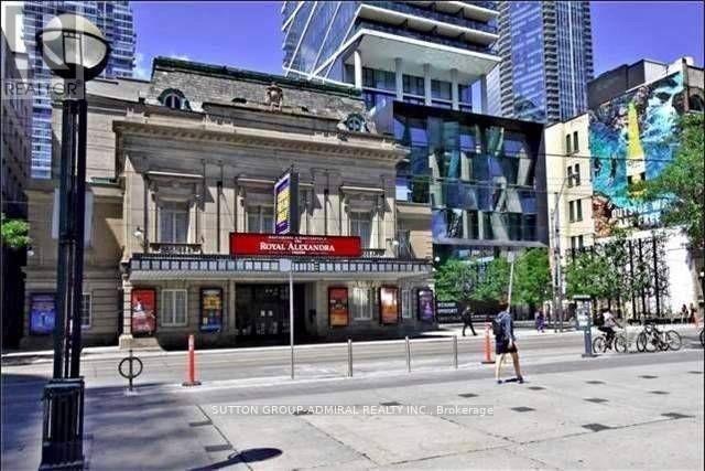 1405 - 224 King Street, Toronto, Ontario  M5V 1H8 - Photo 2 - C12844690