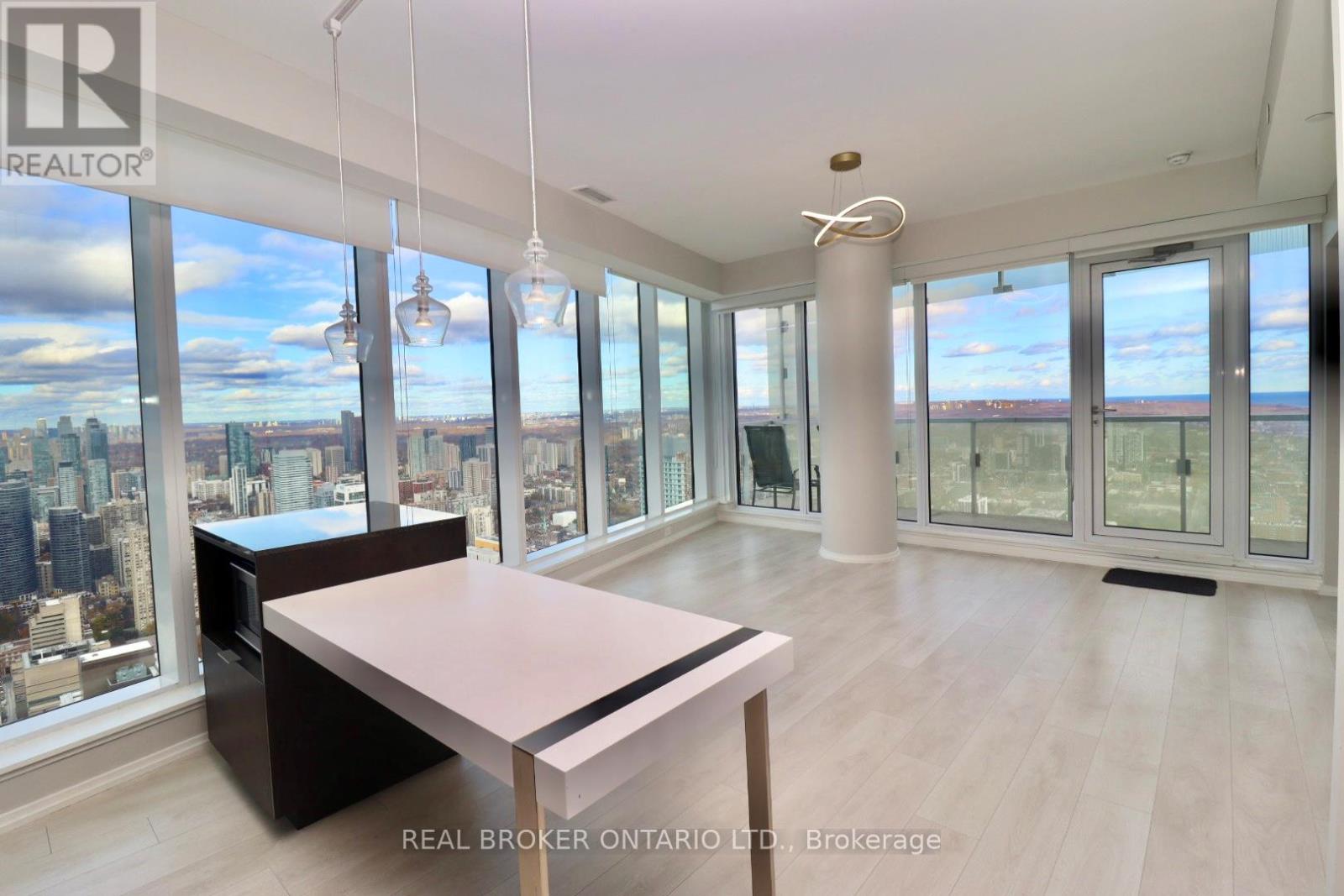 5902 - 197 YONGE STREET, Toronto, Ontario