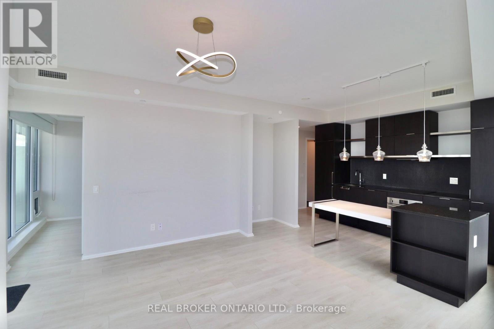 5902 - 197 Yonge Street, Toronto (Church-Yonge Corridor), Ontario  M5B 1M4 - Photo 12 - C12844706