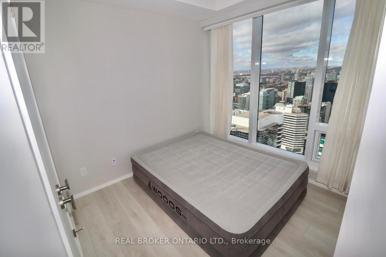 5902 - 197 Yonge Street, Toronto (Church-Yonge Corridor), Ontario  M5B 1M4 - Photo 19 - C12844706