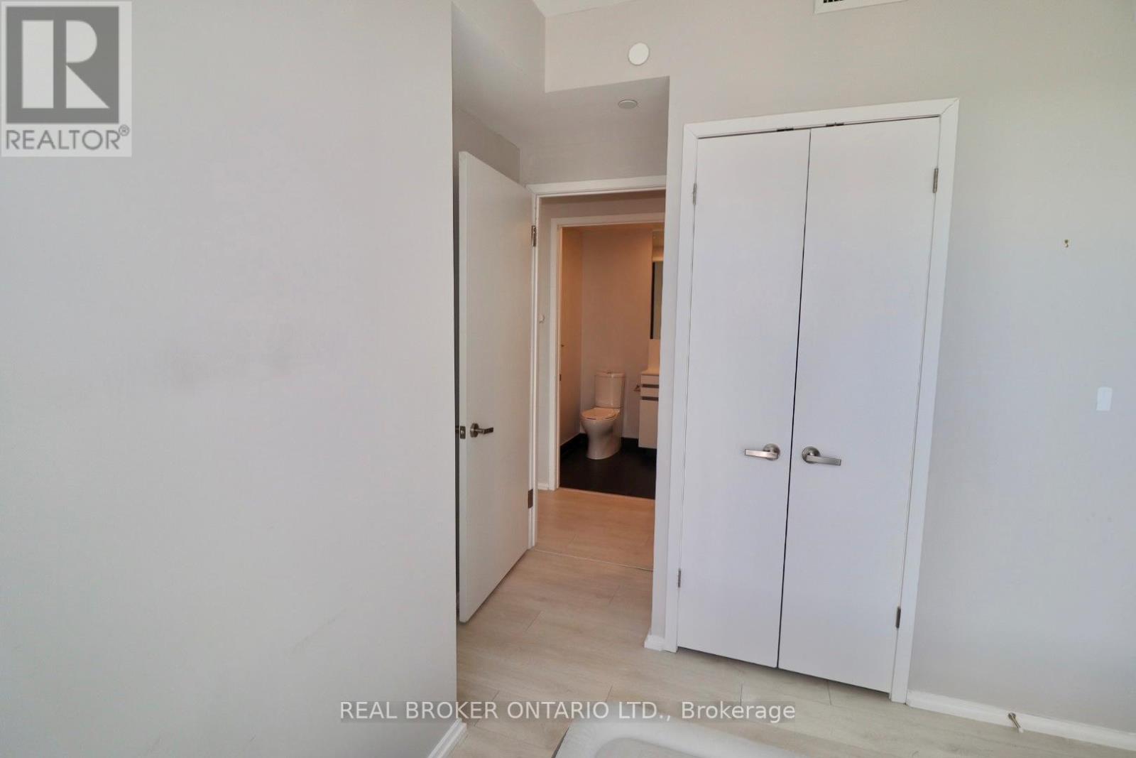 5902 - 197 Yonge Street, Toronto (Church-Yonge Corridor), Ontario  M5B 1M4 - Photo 22 - C12844706