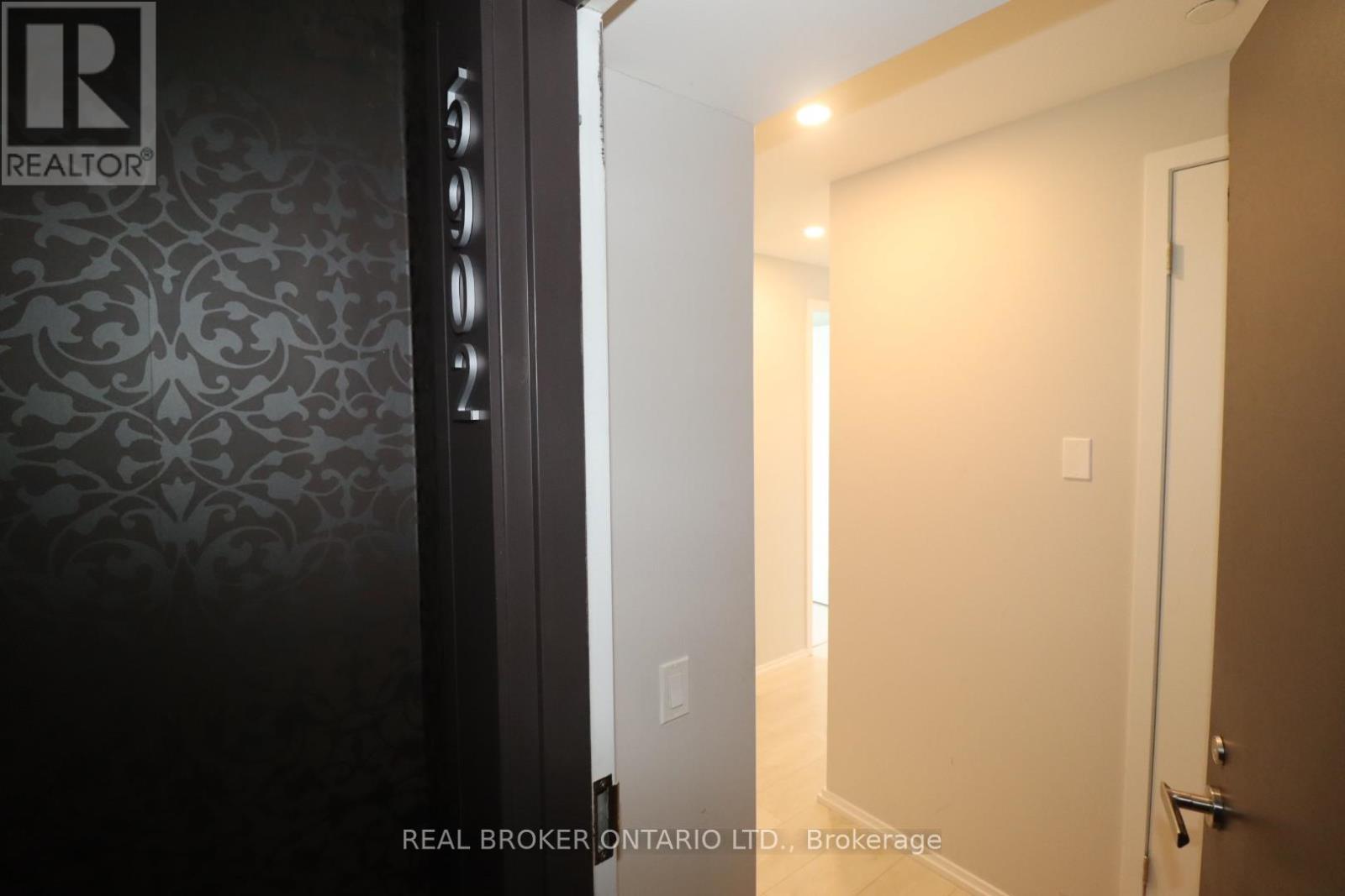 5902 - 197 Yonge Street, Toronto (Church-Yonge Corridor), Ontario  M5B 1M4 - Photo 26 - C12844706