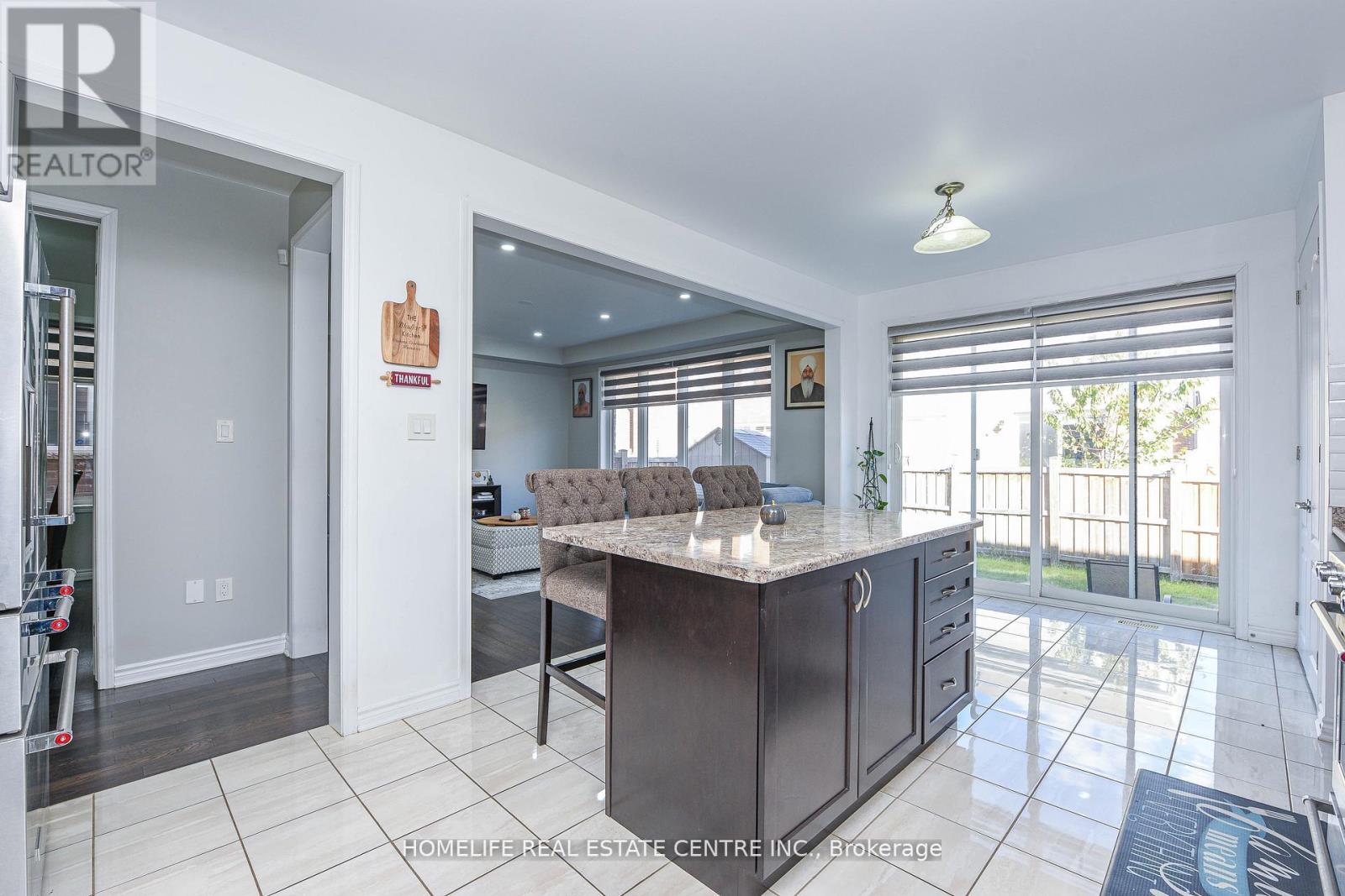 13 Feeder Street, Brampton (Northwest Brampton), Ontario  L7A 4T7 - Photo 10 - W12844046