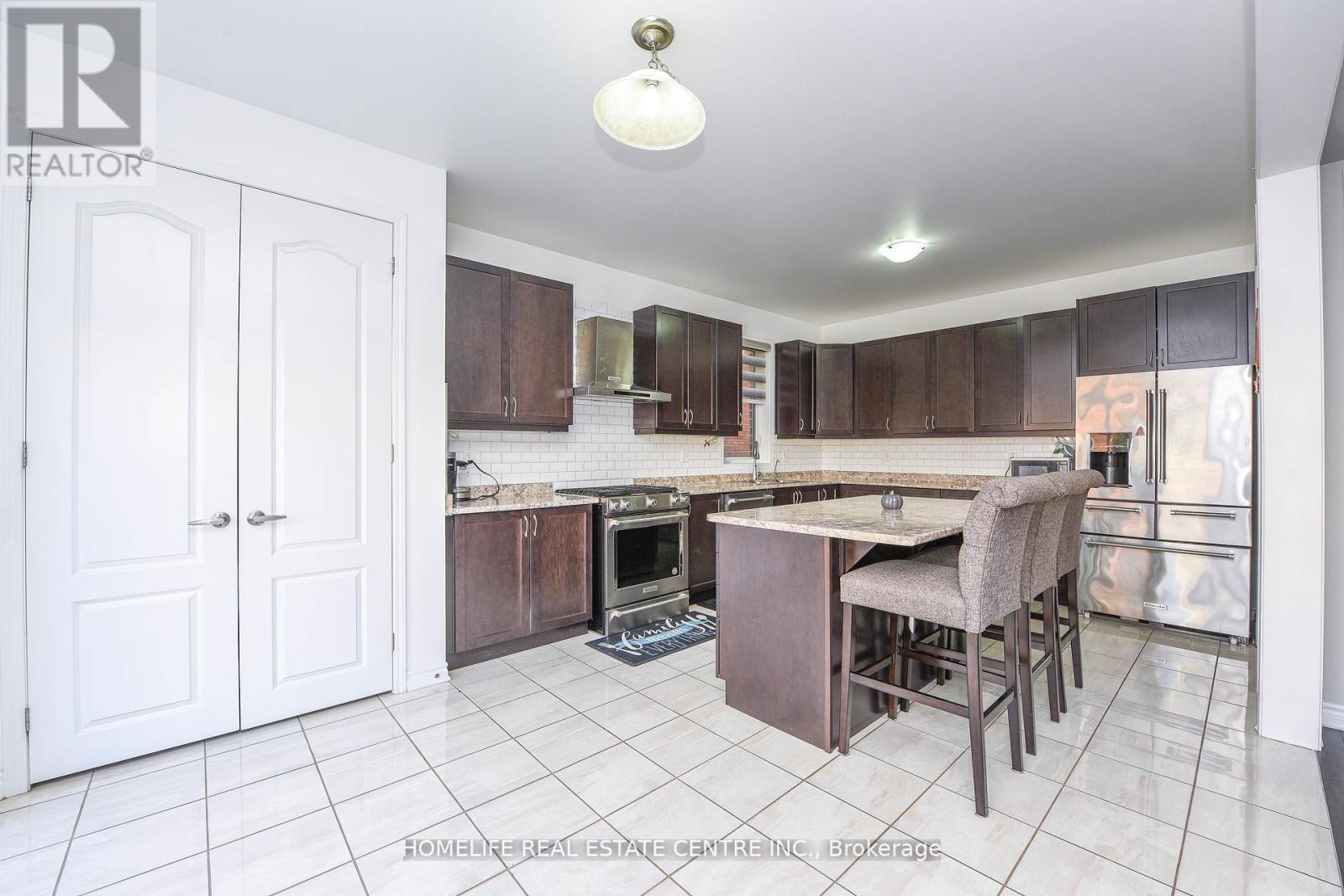 13 Feeder Street, Brampton (Northwest Brampton), Ontario  L7A 4T7 - Photo 13 - W12844046