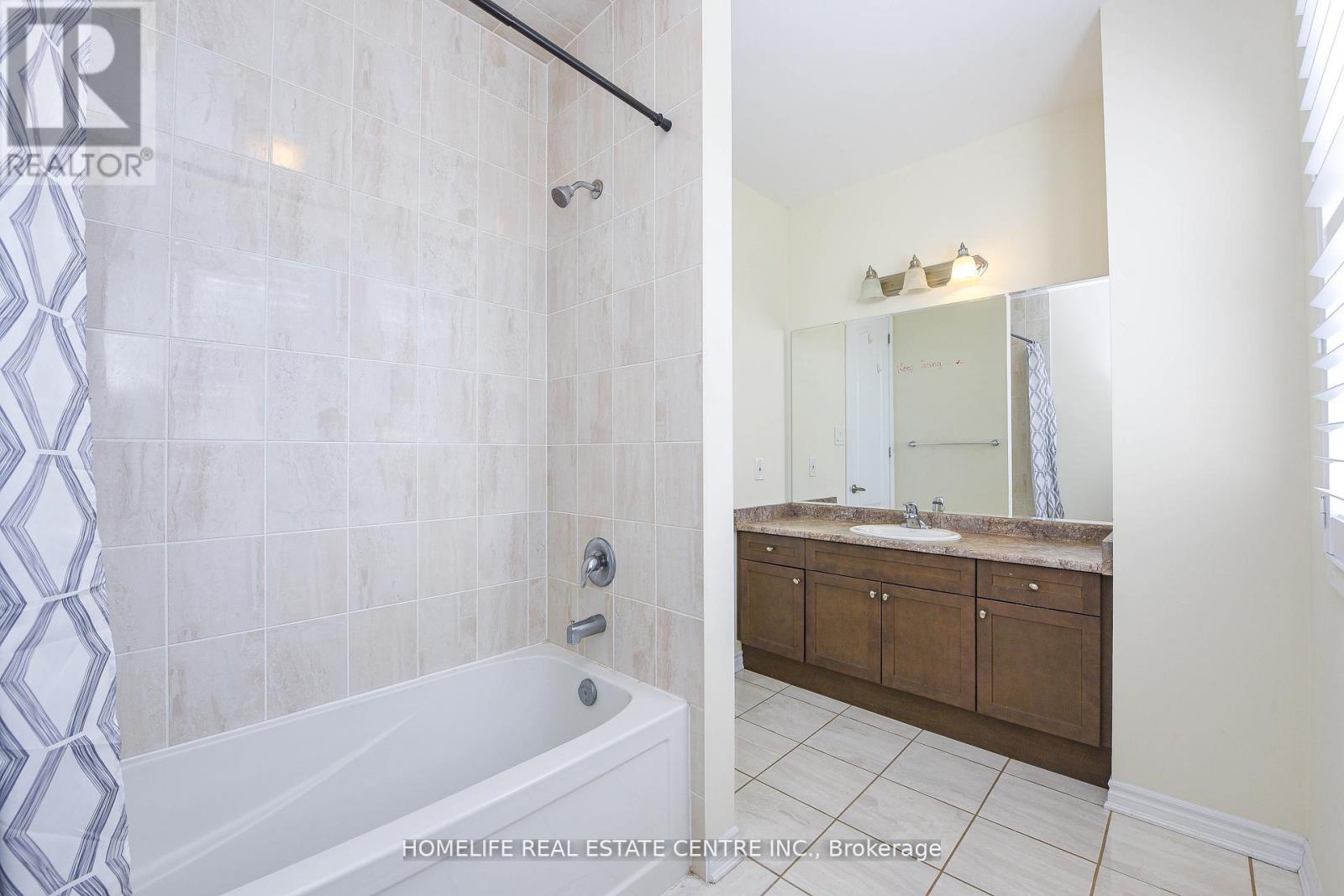 13 Feeder Street, Brampton (Northwest Brampton), Ontario  L7A 4T7 - Photo 23 - W12844046