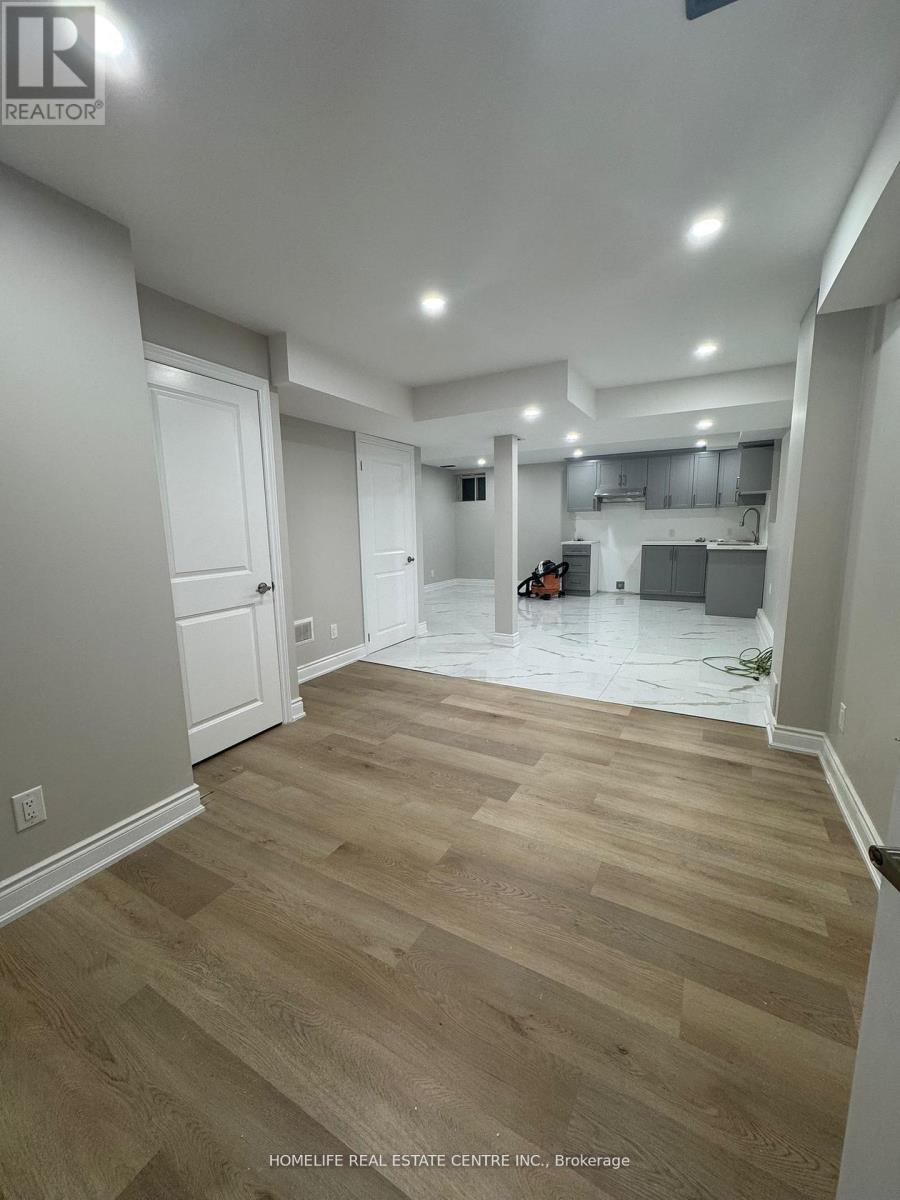 13 Feeder Street, Brampton (Northwest Brampton), Ontario  L7A 4T7 - Photo 31 - W12844046